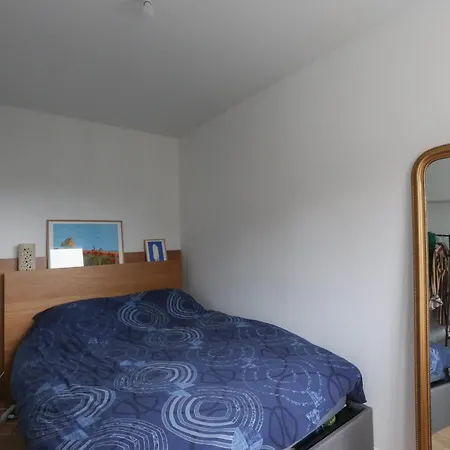 Charming In Buttes Chaumont