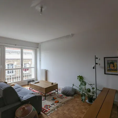 Apartment Charming In Buttes Chaumont