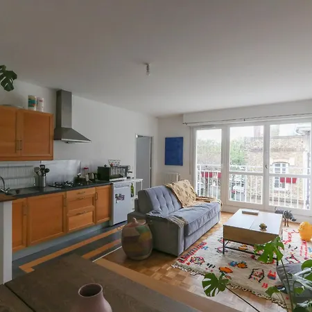 Charming In Buttes Chaumont Apartment Paris