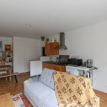 Apartment Charming In Buttes Chaumont Paris